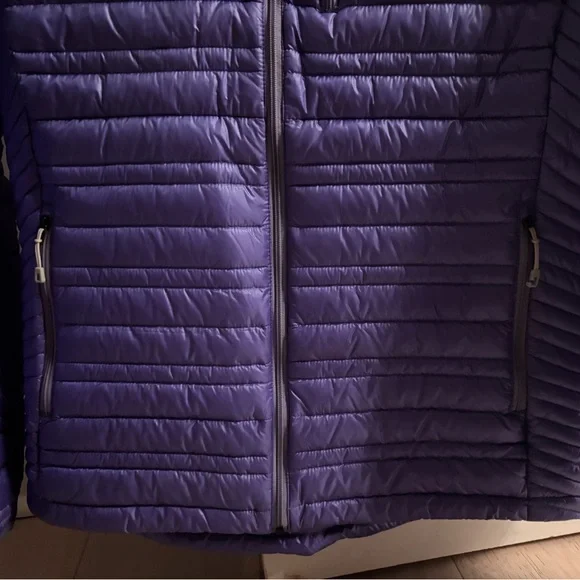 Patagonia Women's Puffer Jacket Size L - Picture 7 of 9